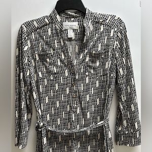 DONNA MORGAN Black/White Stretch Belted Shirt Dress Geometric Design Size 6, EUC